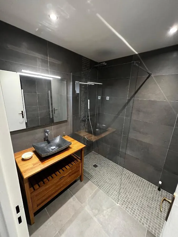 Modern 60M2 Apartment With 2 Balconies, At 50 Meters From Sea Antibes